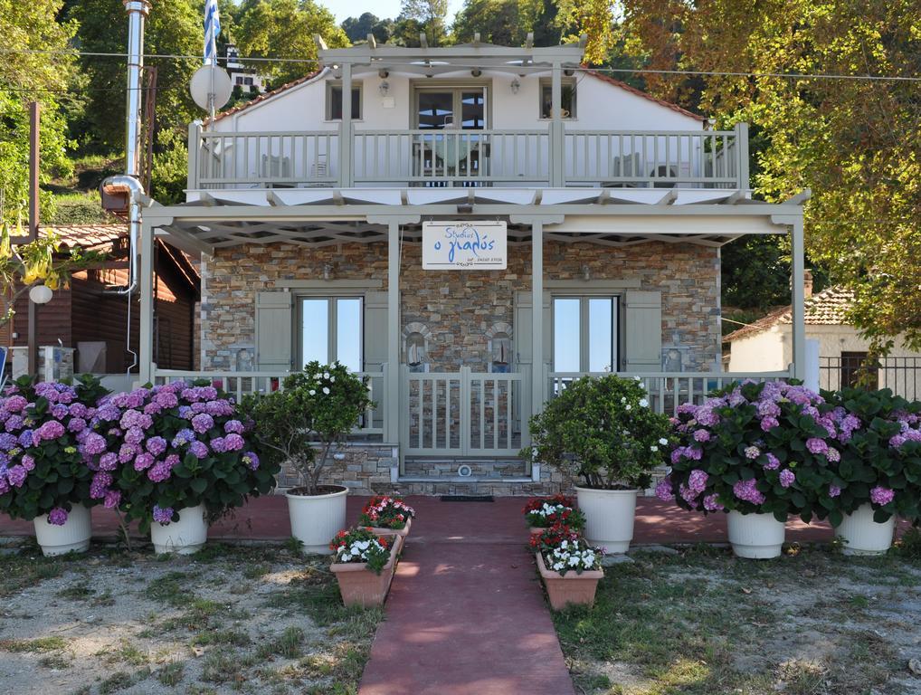 Studios Yalos Khorevtón Buitenkant foto
